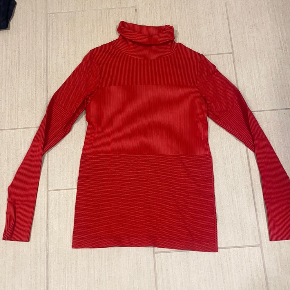 Athleta Turtleneck Red size M